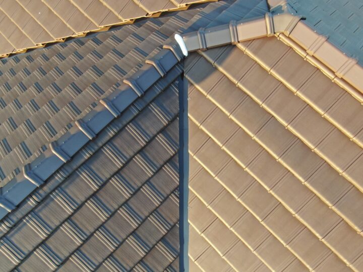 屋根漆喰補修工事、屋根板金塗装工事｜岡山市北区M様_26023